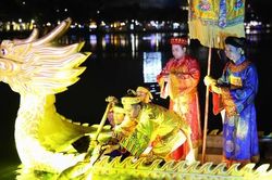 Mãn nhãn với chương trình đặc biệt 'Ngọc Sơn đêm huyền bí'