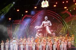 Chương trình nghệ thuật 'Sáng mãi lời dạy của Bác Hồ'