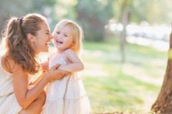 Đừng coi làm mẹ là một nghề!