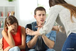 5 điều ngu ngốc nhất người phản bội thường nói khi bị phát hiện