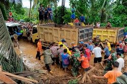 Lũ lụt, lở đất nghiêm trọng tại Indonesia khiến 19 người chết