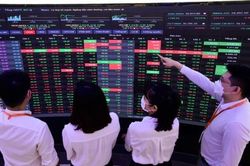 Chứng khoán hôm nay (11/3): Lực bán tăng mạnh cuối phiên, VN-Index thêm một phiên giảm khá sâu