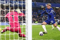 Ngôi sao 100 triệu đi bóng như Messi, ghi bàn giúp Chelsea thắng kịch tính
