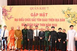 Lực lượng vũ trang Quân khu 7 gắn kết, hỗ trợ đồng bào dân tộc, tôn giáo