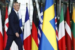 NATO không định gửi quân tới Ukraine, không xem Nga là mối đe dọa
