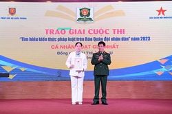 Trao giải cuộc thi 'Tìm hiểu kiến thức pháp luật trên Báo Quân đội nhân dân' năm 2023