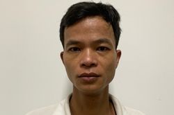Phút sơ sểnh của người phụ nữ trên phố Vũ Xuân Thiều