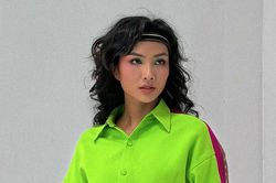 H'Hen Niê khoe giọng hát và vũ đạo bên Quang Đăng