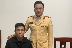 Phát hiện thanh niên dấu ma túy trong người khi kiểm tra nồng độ cồn