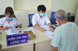 Bộ Tài chính đề nghị xem lại mức tăng lương hưu, trợ cấp