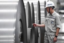 Giá thép giảm do nhu cầu tiêu thụ yếu