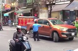 Tài xế xe bán tải gây náo loạn đường phố ở Hà Nội: Dương tính với ma túy!