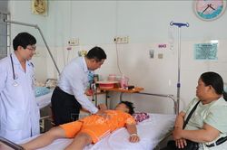Bộ Y tế vào cuộc vụ nghi ngộ độc khiến nhiều người nhập viện sau ăn cơm gà ở Nha Trang