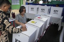 Hai ứng viên Tổng thống Indonesia tuyên bố từ chối kết quả bầu cử