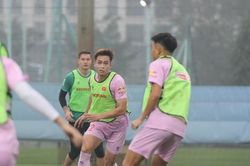 Hậu vệ Bùi Hoàng Việt Anh trở lại tập luyện cùng đội tuyển Việt Nam