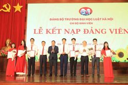 Thu hút mạnh mẽ đội ngũ trí thức, người ưu tú vào Đảng