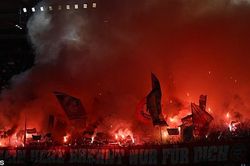 Chưa đá với Arsenal, Bayern Munich đã gặp bất lợi cực lớn khi làm khách ở lượt đi tứ kết cúp C1