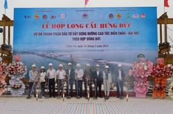 Hợp long cầu vượt sông dài nhất tuyến cao tốc Bắc - Nam