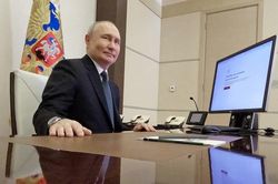 Ông Putin bỏ phiếu trực tuyến trong cuộc bầu cử Tổng thống Nga