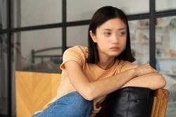 Chỉ còn một tuần nữa là cưới thì người yêu thú nhận sự thật, dù đau điếng nhưng tôi vẫn không dám hủy đám cưới