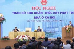 Thủ tướng: Doanh nghiệp làm nhà lãi ít thì không vui, lãi nhiều dân không mua được