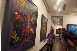 Lặng trong... chuyển động