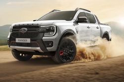 Ford Việt Nam công bố bộ đôi Ford Everest Platinum và Ford Ranger Stormtrak
