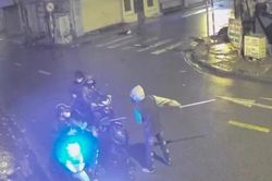 Hà Nội: Bắt nhóm thanh thiếu niên sử dụng dao cướp tài sản của người đi đường