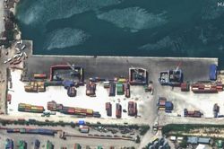 Container viện trợ bị cướp tại cảng Haiti