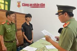 Sinh viên vừa ra trường, bị bắt vì dùng tiền giả