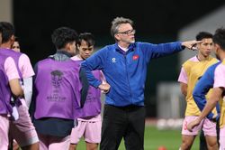 HLV Troussier loại Duy Mạnh và Công Phượng là có lý do
