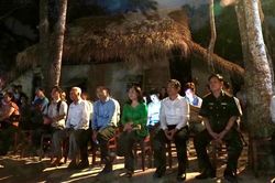 Gần 100 du khách tham quan tour đêm 'Trăng chiến khu'