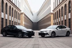 Toyota Camry chiếm gần 64% thị phần phân khúc sedan cỡ D