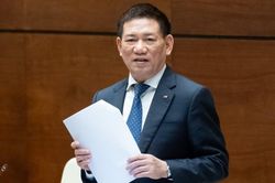 Bộ trưởng Bộ Tài chính lý giải việc chưa triển khai hình thức đặt cược bóng đá, đua ngựa