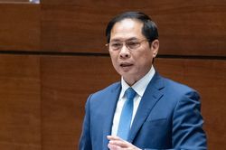 Bộ trưởng Ngoại giao: Phải chặt đứt đường dây dụ dỗ thanh niên ra nước ngoài