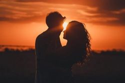 Khi ngủ mơ thấy mình yêu một người khác giới, nguyên nhân rất đơn giản là vì điều này