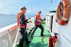 Chi đội Kiểm ngư số 4 tập huấn khai thác, vận hành, bảo dưỡng hệ thống báo cháy tự động trên tàu