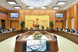 Ủy ban Thường vụ Quốc hội thông qua hai Dự thảo nghị quyết thành lập thành phố Bến Cát và thành phố Gò Công