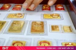 Giá vàng 19/3: Vàng trong nước biến động trái chiều, thế giới nhích nhẹ