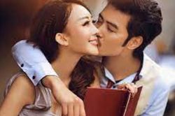 Nếu một người đàn ông làm 4 điều này, điều đó có nghĩa là anh ấy đã yêu bạn sâu sắc