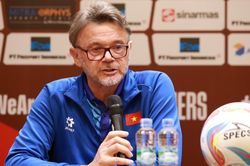HLV Troussier: 'Việt Nam có thể ghi bàn vào lưới Indonesia'