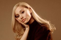Ariana Grande dẫn đầu Billboard với album 'Eternal Sunshine'