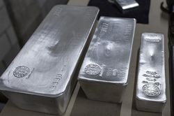 Đồng USD tăng giá gây áp lực lên nhóm kim loại