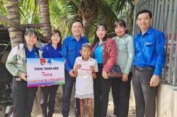 Ra quân Ngày cao điểm 'Tình nguyện chung tay xây dựng nông thôn mới và Ngày Chủ nhật xanh'