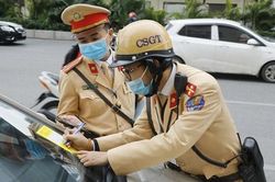 Hà Nội: Phạt vi phạm giao thông gần 1 tỷ đồng trong 24 giờ