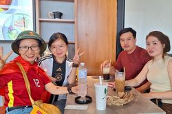 CĐV Việt Nam gian nan tìm mua vé tại Indonesia