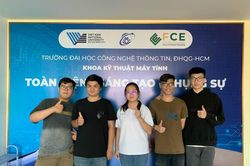 Nhóm sinh viên trường ĐH Công nghệ thông tin tham dự Chung kết cuộc thi lập trình quốc tế