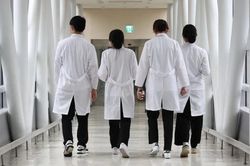 Ngành y tế Hàn Quốc chật vật vượt khủng hoảng