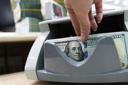 Đồng USD ngân hàng thăng hoa, lần lượt chinh phục mốc 25.000 đồng