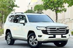 Toyota Land Cruiser 300 và Lexus LX600 đồng loạt triệu hồi tại Việt Nam